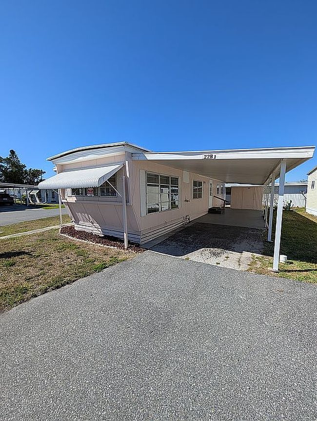 Photo of 22B Holiday Pl, Tavares, FL