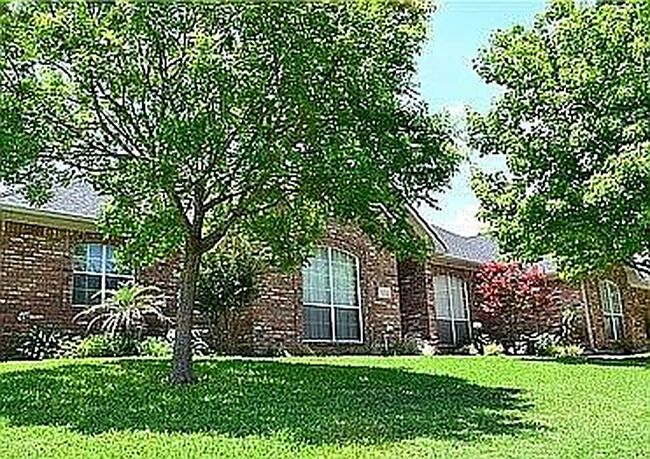 Image of 5002 Lakeshore Dr