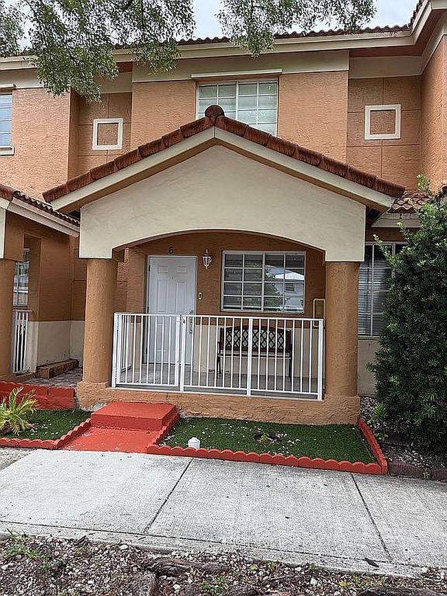 Photo of 119 E 4th St Unit 6, Hialeah, FL