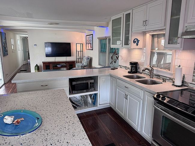 Photo of 81648 Overseas Hwy #17, Islamorada, FL