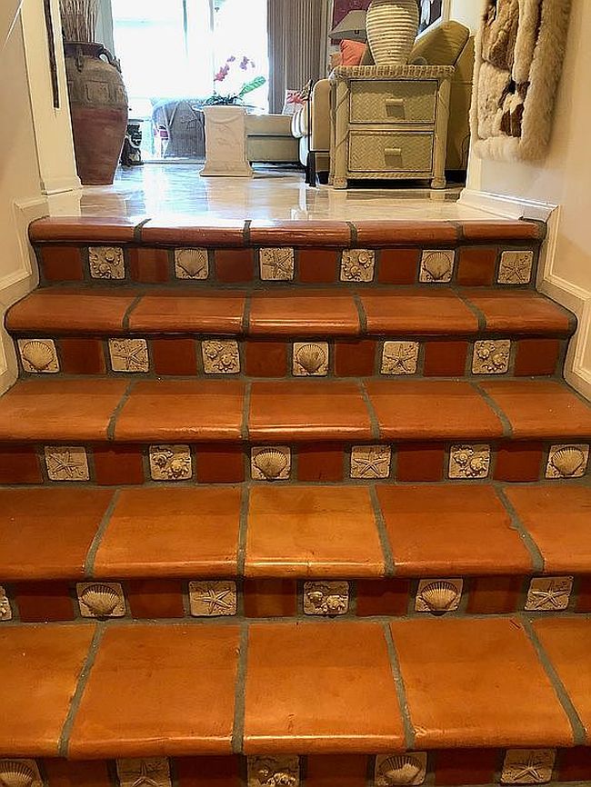 Additional photo 3 of property located at 7 Lexington Ln E