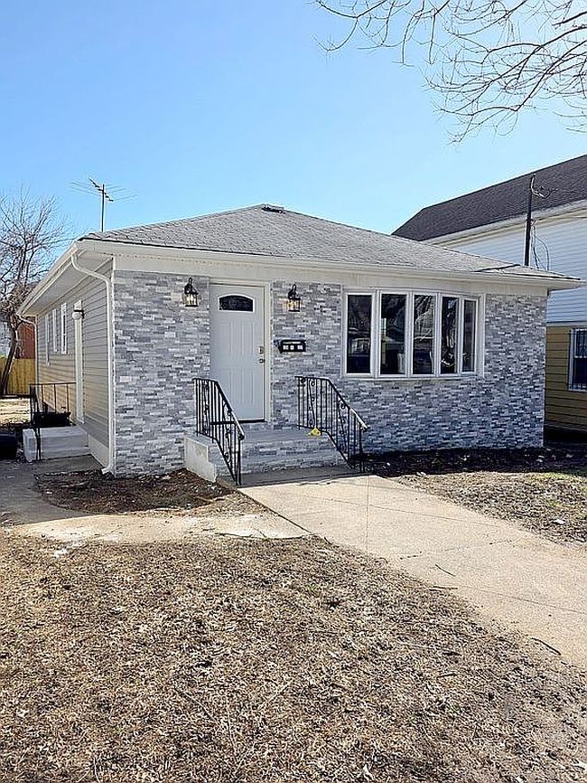 Preview of property located at 11011 177th St