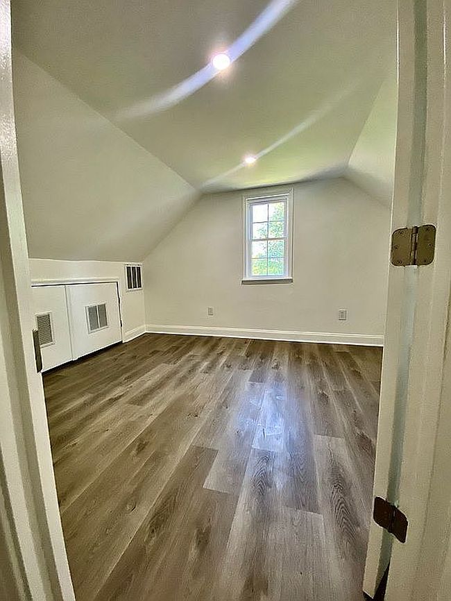 Additional photo 1 of property located at 139 Lee Ave Ne