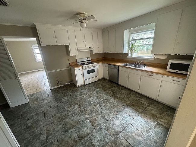 Photo of 3709 Old Shell Rd, Mobile, AL