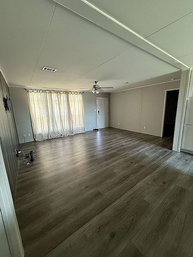 Photo of 1105 W 13th St, Quanah, TX