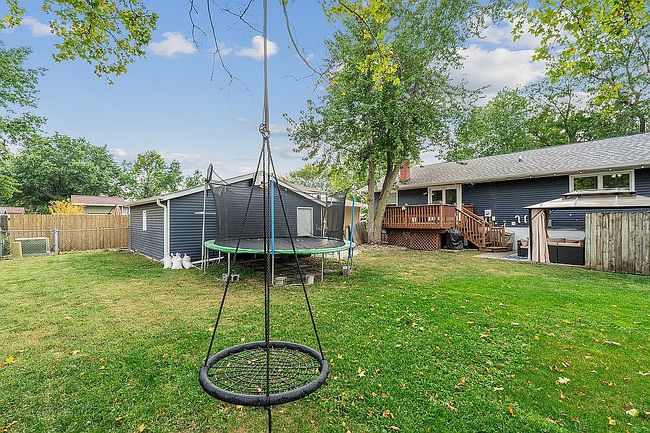 Additional photo 1 of property located at 313 Nw Stratford Ln