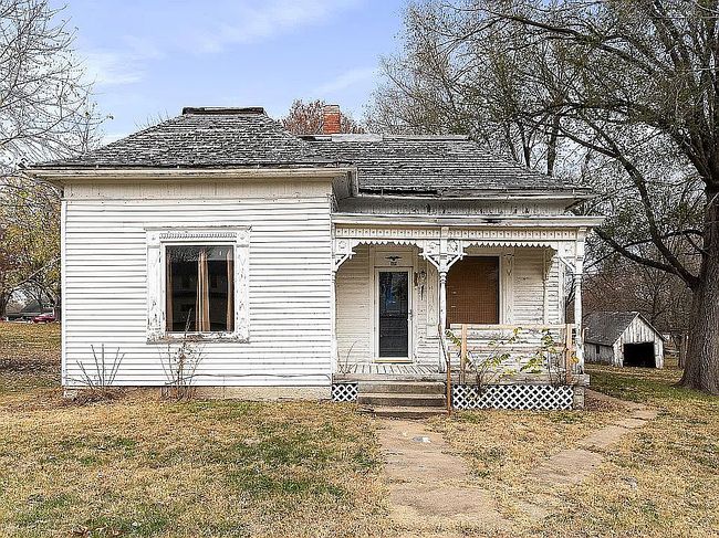 Photo of 309 W Samuel St, Hamilton, MO