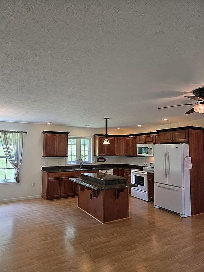 Photo of 9921 Tamarack Dr, Meadville, PA