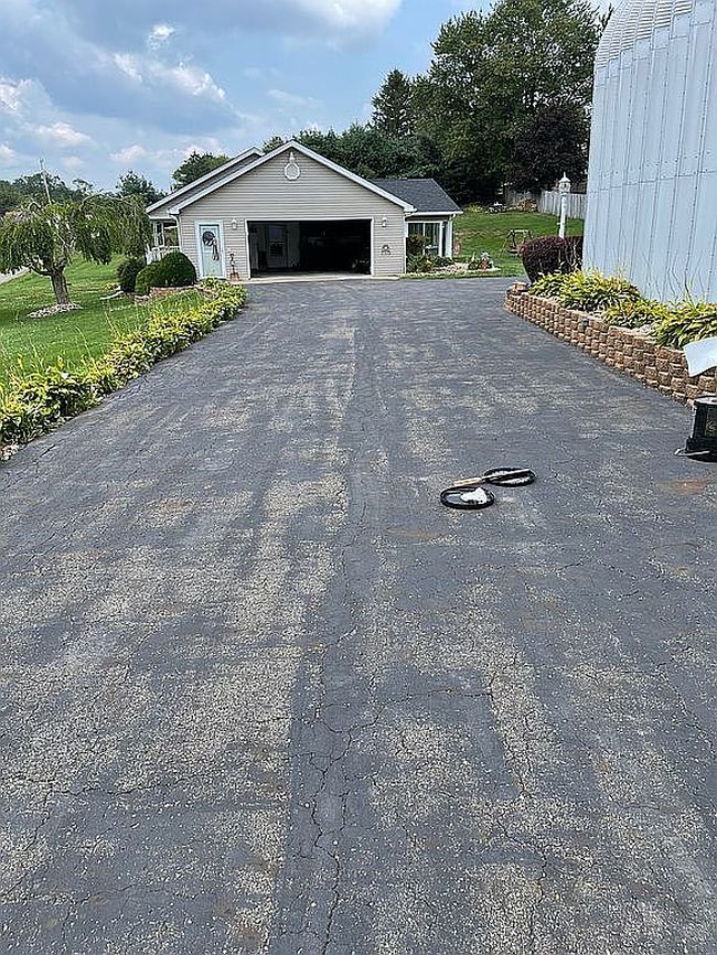 Image of 215 Benson Ln
