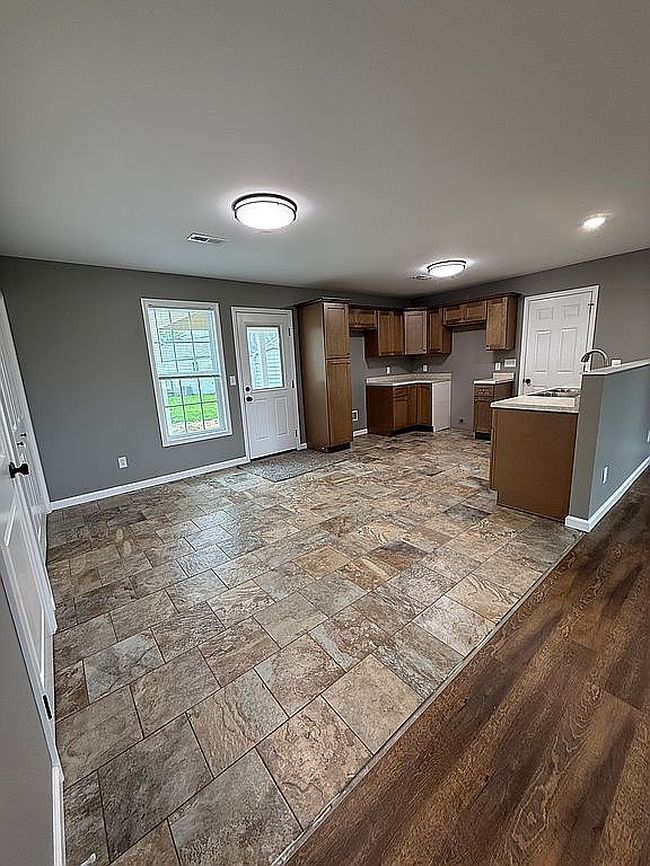 Photo of 105 Estes Dr, Scott City, MO