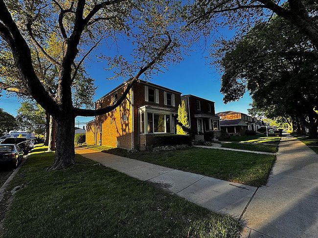 Additional photo 1 of property located at 3056 W Jerome St