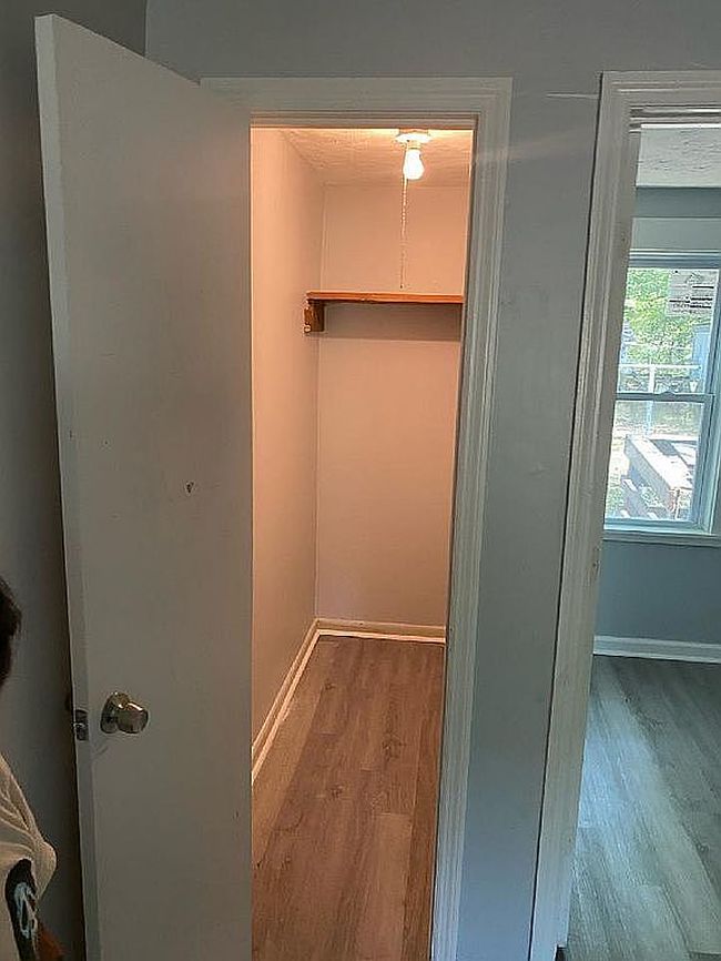 Image of 2410 Veterans Dr