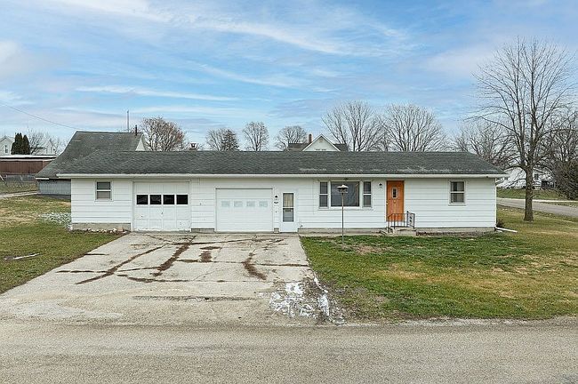 Preview of property located at 8 Center Ave