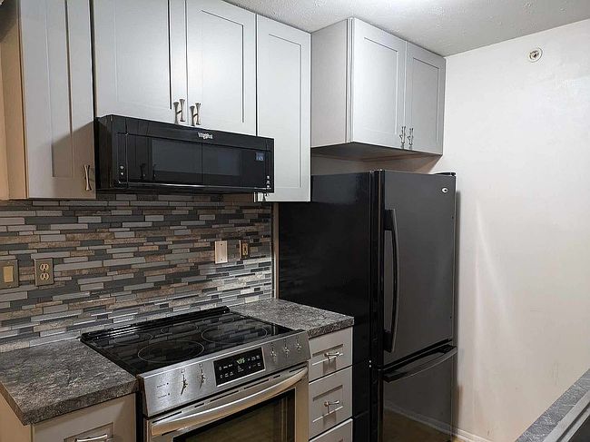 Photo of 18 Woodland Dr, Warren, NJ