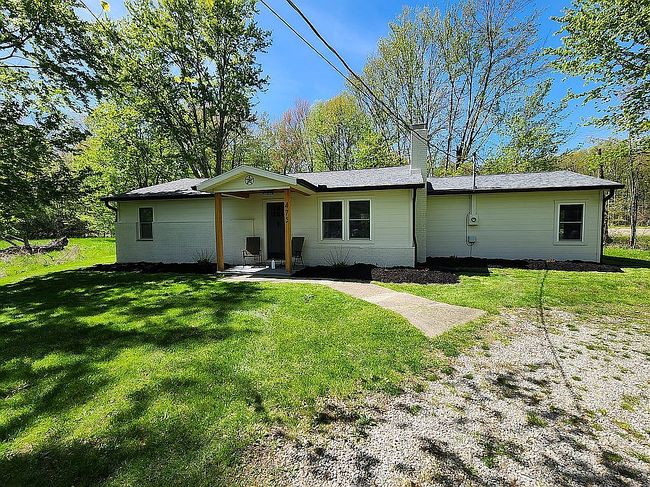 Photo of 475 Essen Dr, Fayetteville, OH