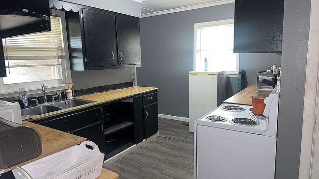 Image of 16051 Parker Rd