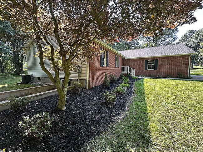 Photo of 38 Cochran Dr, New Castle, PA