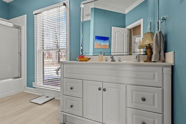 Image of 11 Golden Oak Dr