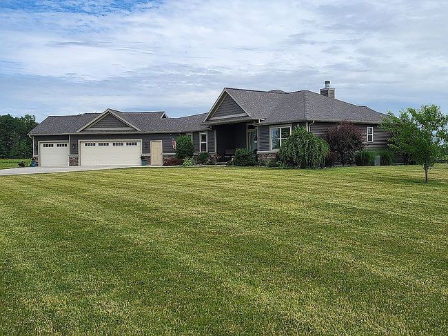 Photo of 10909 Sarle Rd, Freeland, MI