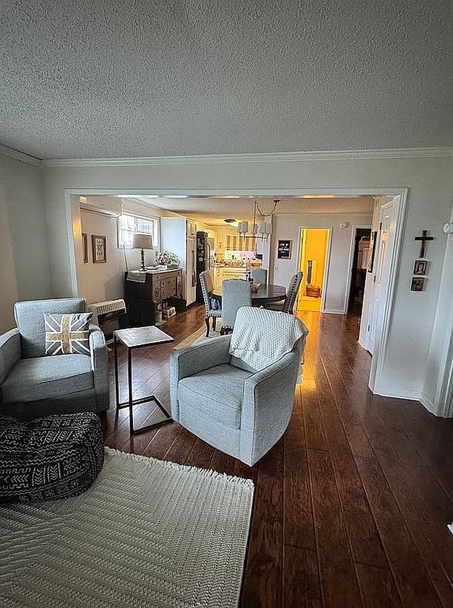 Image of 1294 Lakeview Dr