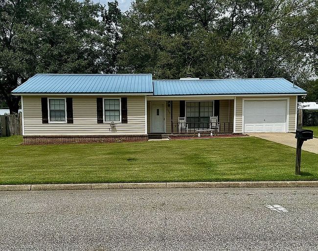Photo of 2506 Creekwood Dr