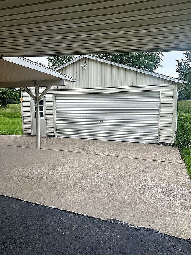 Photo of 812 E 14th St, Benton, KY
