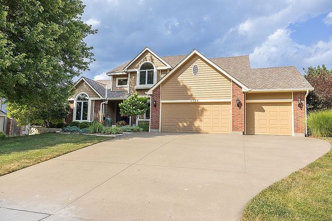 Photo of 3728 Sw Stonybrook Dr, Topeka, KS