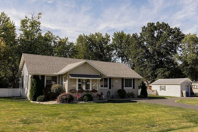 Photo of 5541 Thrush Ave