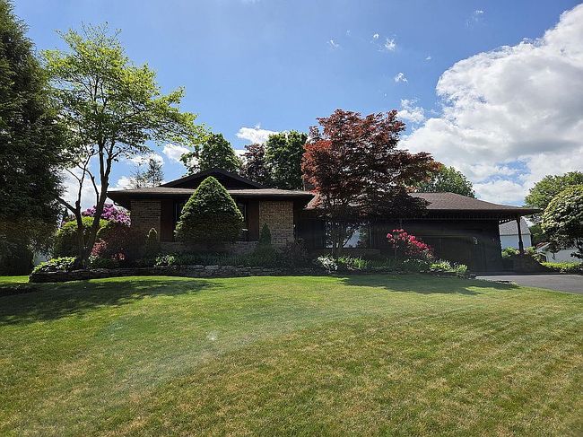 Image of 10 Pine Rd