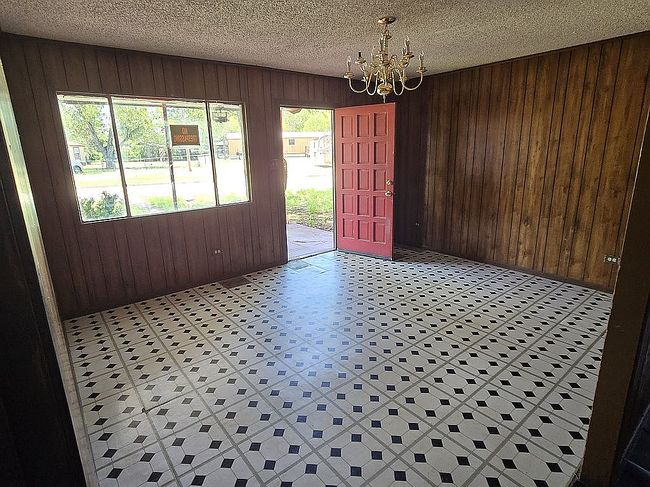 Photo of 237 Kelly St, Poteet, TX