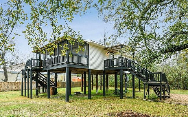 Photo of 420 E North St, Pass Christian, MS