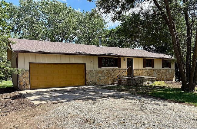 Photo of 1024 S West Rd, Newton, KS