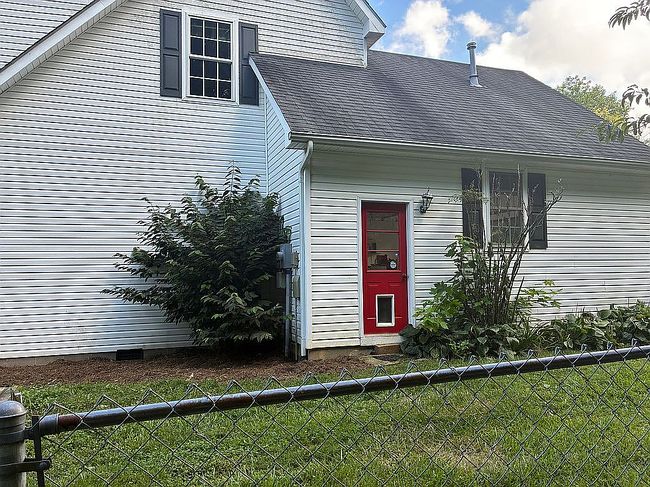 Photo of 22 Rolling Hills Rd, Mills River, NC