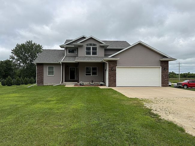 Photo of 1051 Isaac Ave, Hazleton, IA