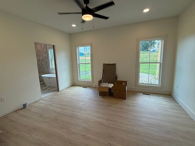 Image of 98 Rustic Trce