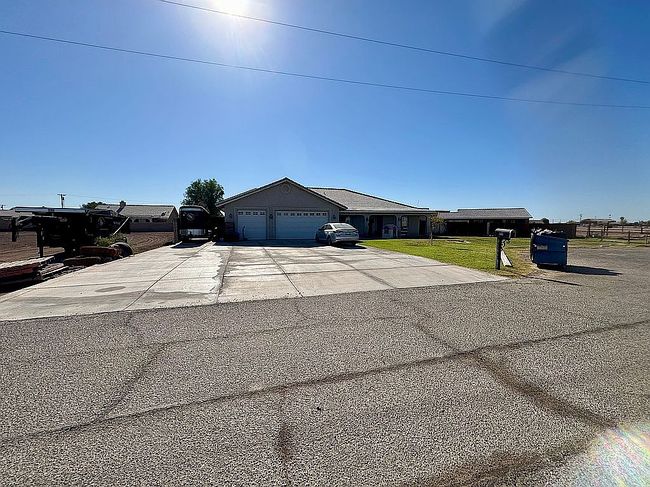 Photo of 2815 Powell Ct, Imperial, CA