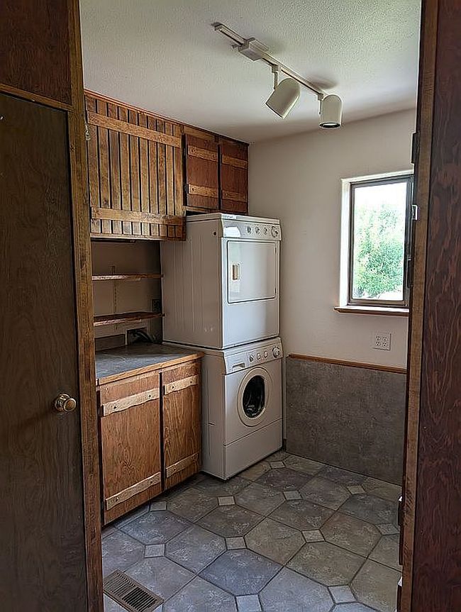 Photo of 4281 Jerome Prairie Rd, Grants Pass, OR