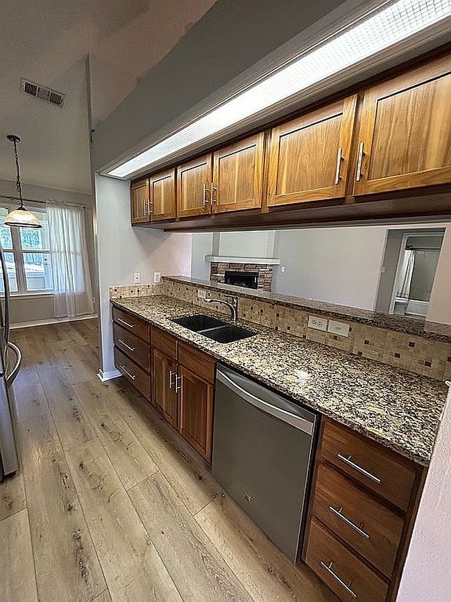 Image of 574 Ard Dr
