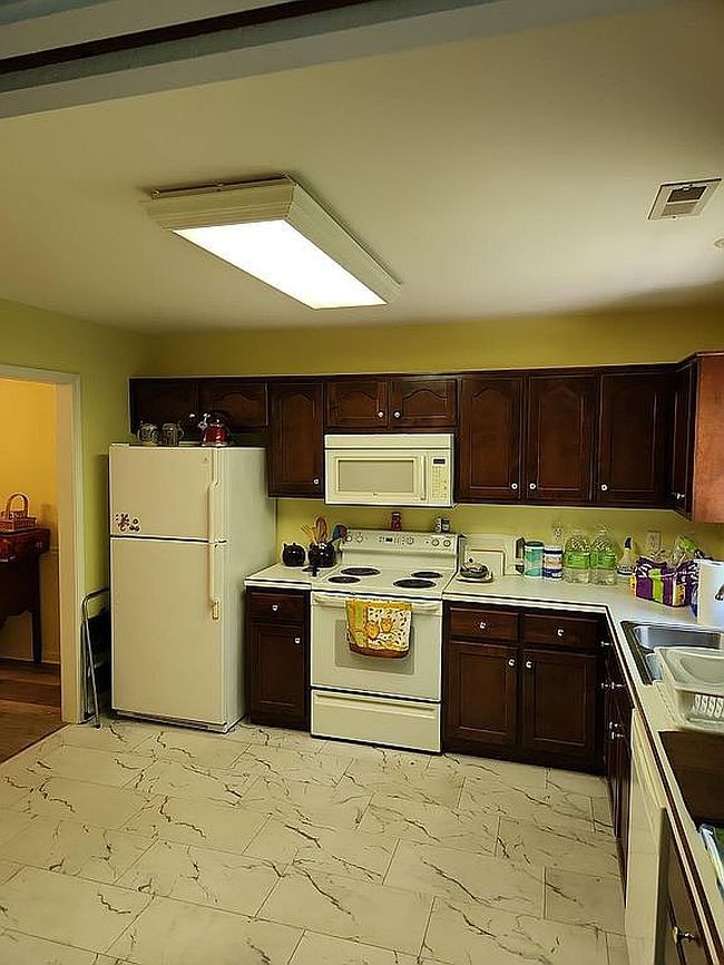 Image of 2425 E Lakeview Dr Apt 5