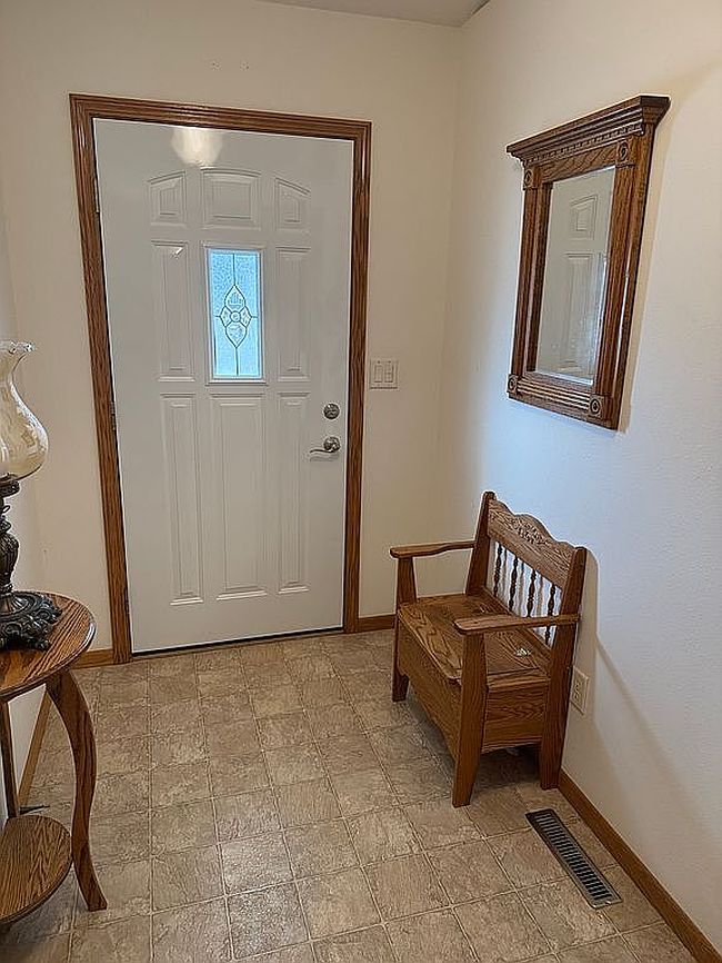 Photo of 611 2nd St Nw, Dilworth, MN