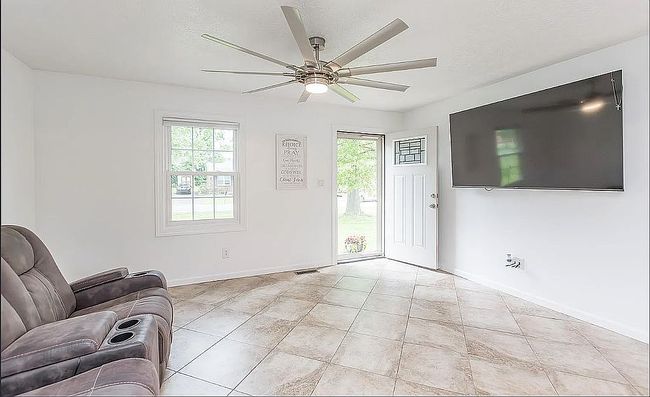 Additional photo 1 of property located at 387 W Ila Ave