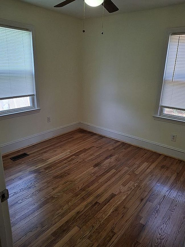 Photo of 5532 Cross St, Hope Mills, NC