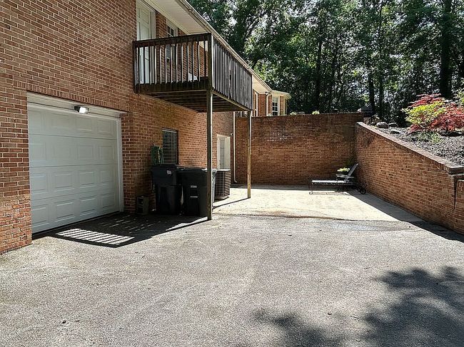 Image of 640 Shadywood Ln