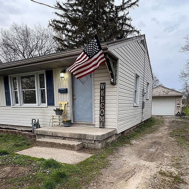 Image of 1211 S Blanchard St