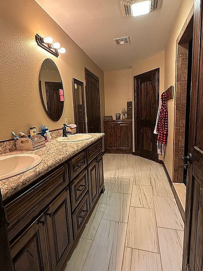 Photo of 300 S Dority St, Stigler, OK
