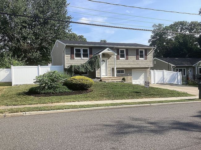 Photo of 99 Elmwood Ave, Selden, NY