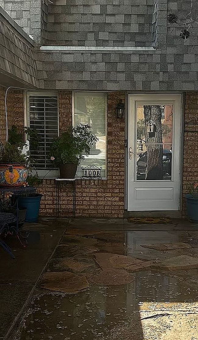Image of 100 Golden Sand Dr #B