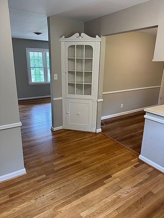 Image of 608 Lakeside Dr
