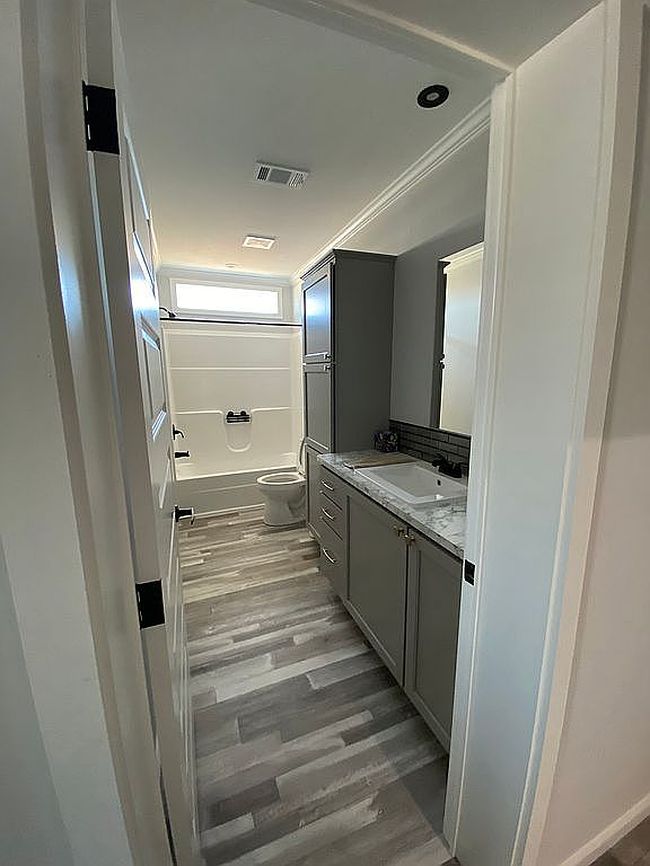 Image of 19 Sheepshead Ln