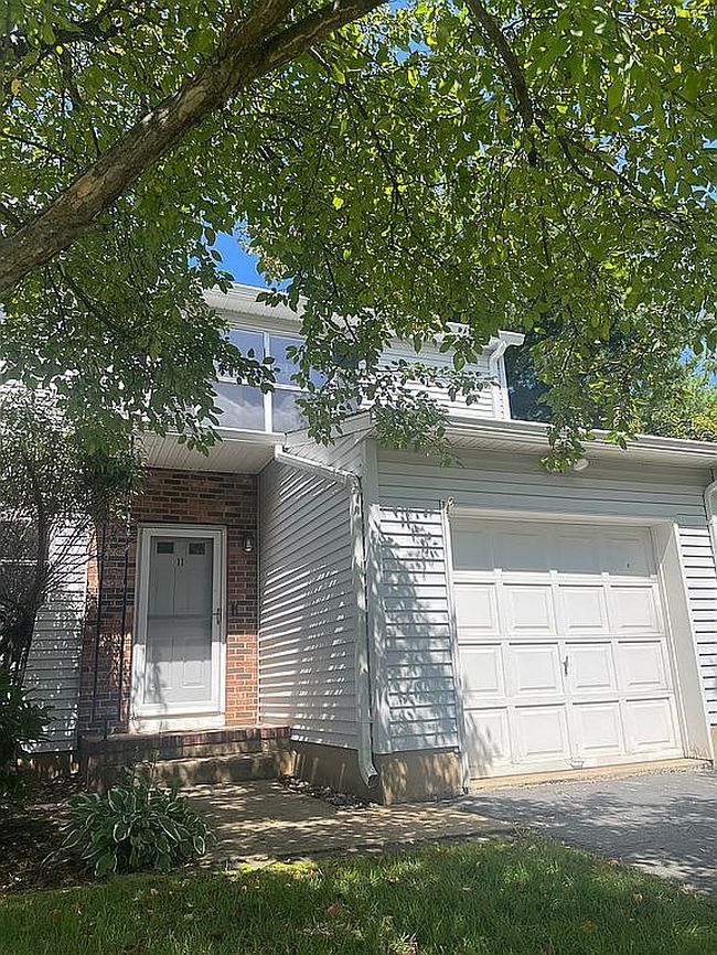 Photo of 11 Deerfield Ln